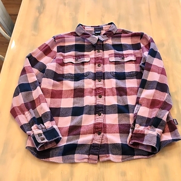 Patagonia Tops - Patagonia 100% Cotton Flannel